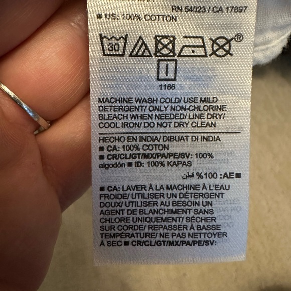 Old Navy women’s white top - Picture 4 of 4